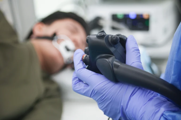 When Should a Gastroscopy Be Done for Stomach Pain or Reflux?